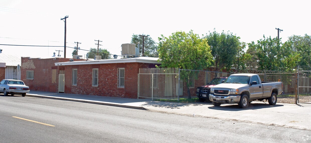 Building Photo - 1926-1930 Bassett Ave