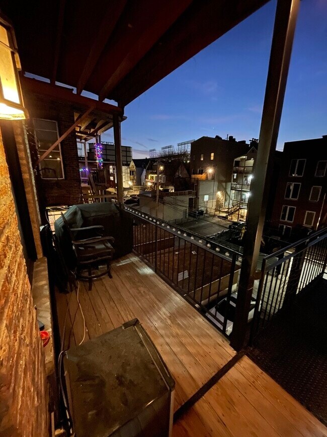 Foto del edificio - 3734 N Sheffield Ave