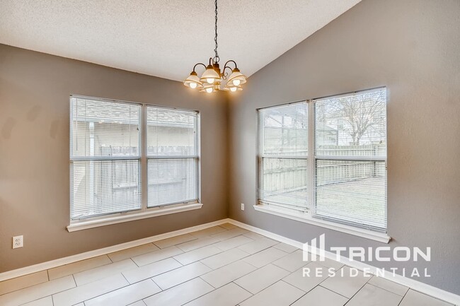 Building Photo - 125 Wornall Dr