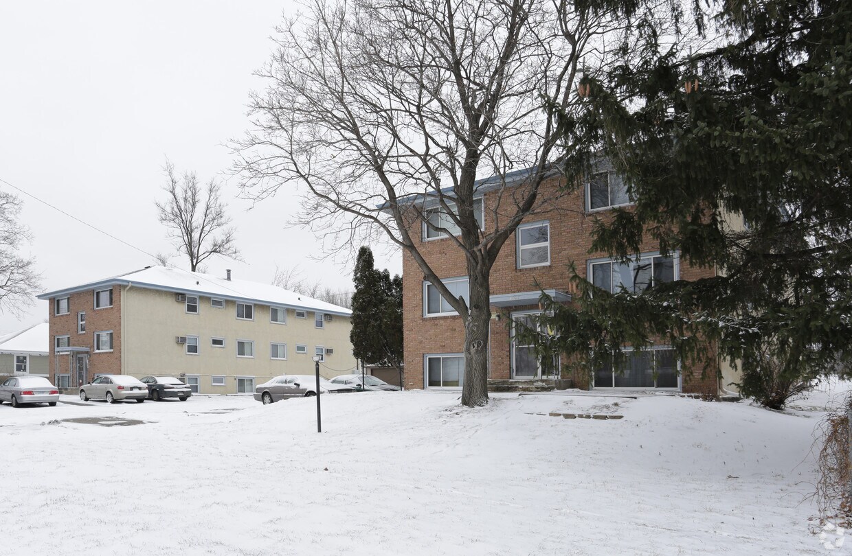 Foto del edificio - 4927-4935 University Ave NE