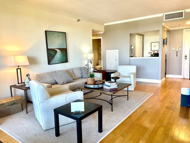Foto del edificio - 7887 Broadway St