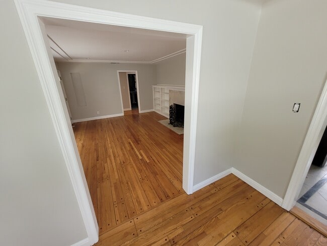 Building Photo - 4731 Camellia Ave