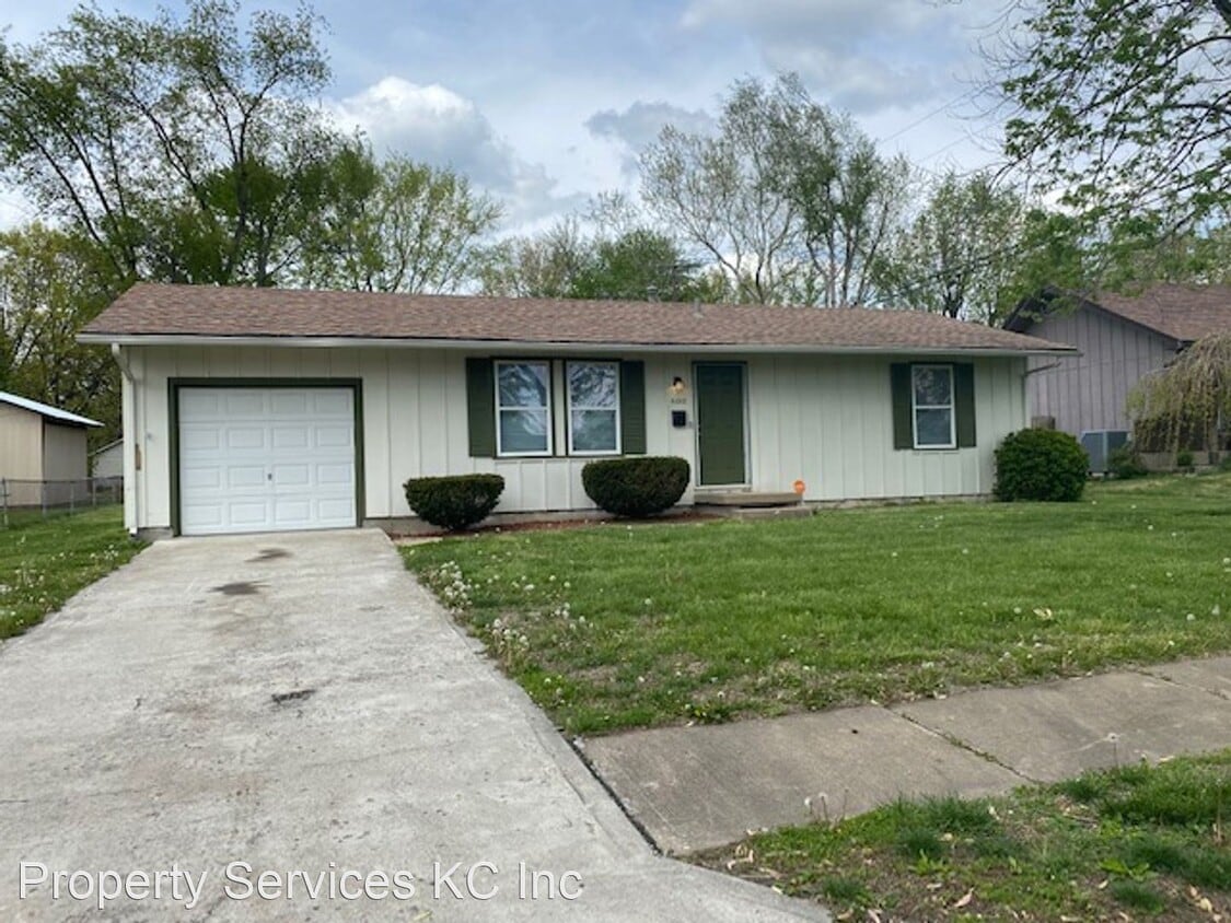 3 br, 2 bath House 11012 E 74th Street House for Rent in Raytown