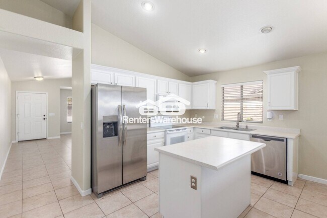 Foto del edificio - 12625 W Indianola Ave