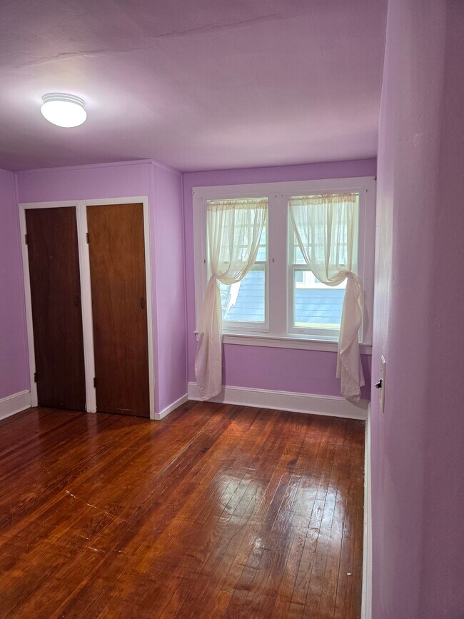 Foto del edificio - 74 E Greenwood Ave