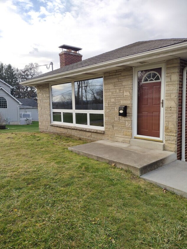 Primary Photo - Pets Allowed - 3 Bedroom Spacious home Low...