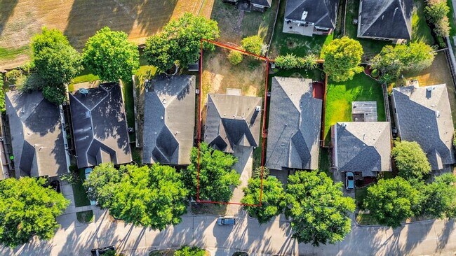 Building Photo - 7214 Bethany Bay Dr