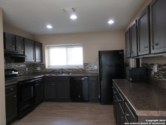Building Photo - 8602 Ridge Flower Dr