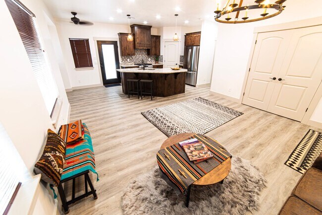 Foto del edificio - 1 bed 1 bath home in Hildale