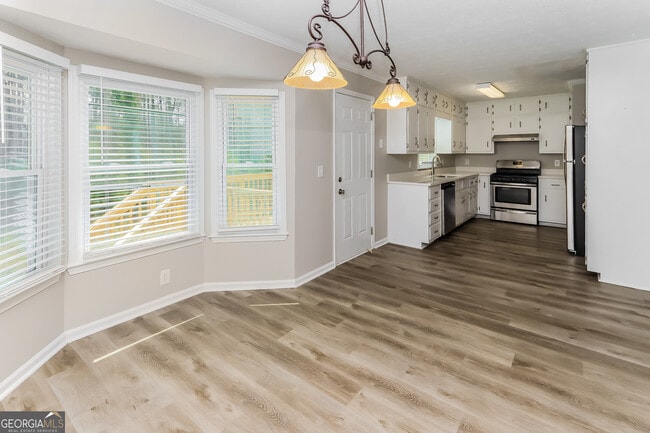 Building Photo - 1616 Quail Run SW