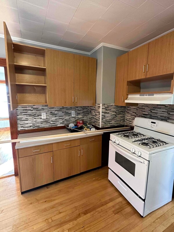 Foto del edificio - 348 Rollstone St
