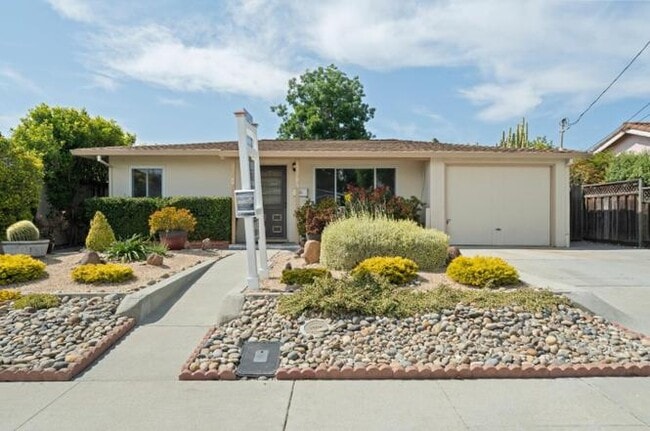 Building Photo - 1813 Beech St