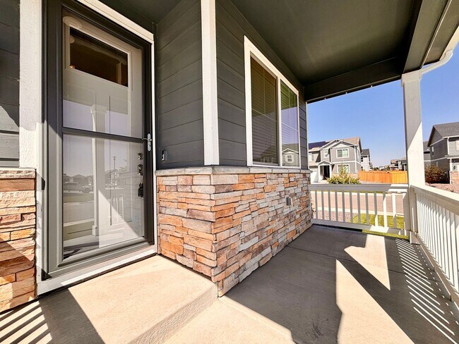 Foto del edificio - Beautiful Upgrades on 4-Bed 3-Bath Newer Home in Wellington
