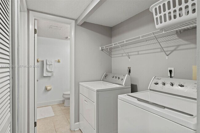 Building Photo - 1054 Lotus Cove Ct