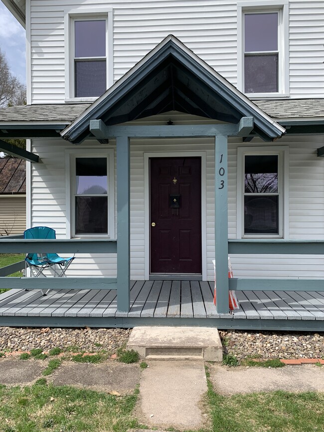 Front porch - 103 Green St