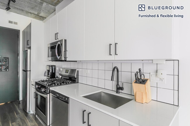 Building Photo - 61 W Erie St