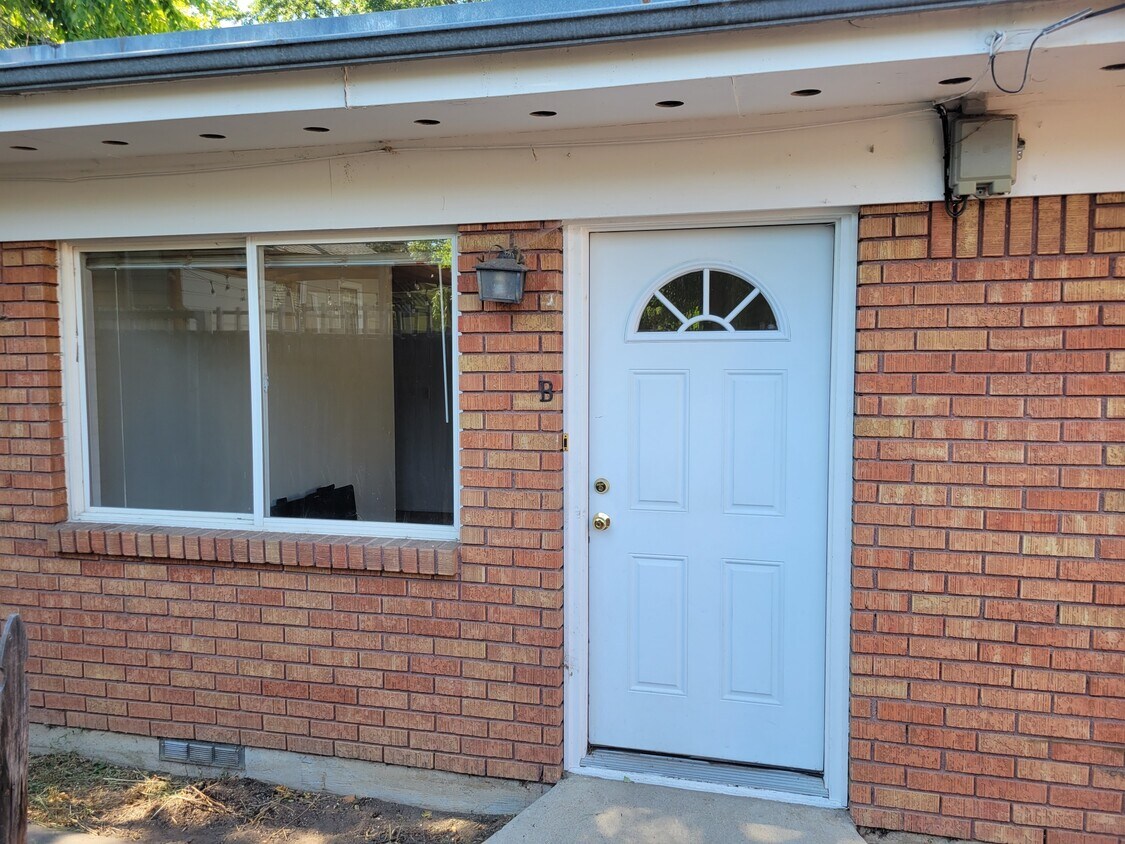 Entry - 1704 N 15th St