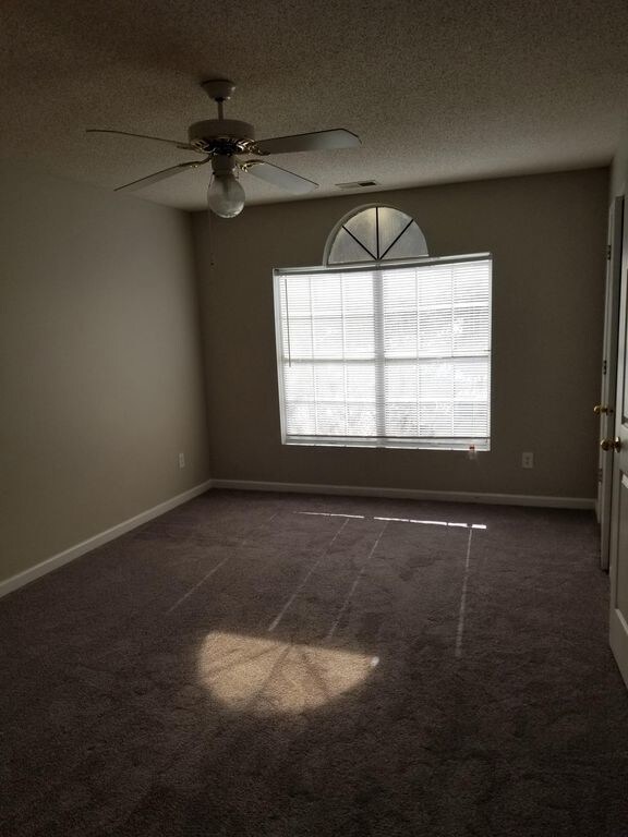 Foto del edificio - 4143 Lake Mist Dr NW