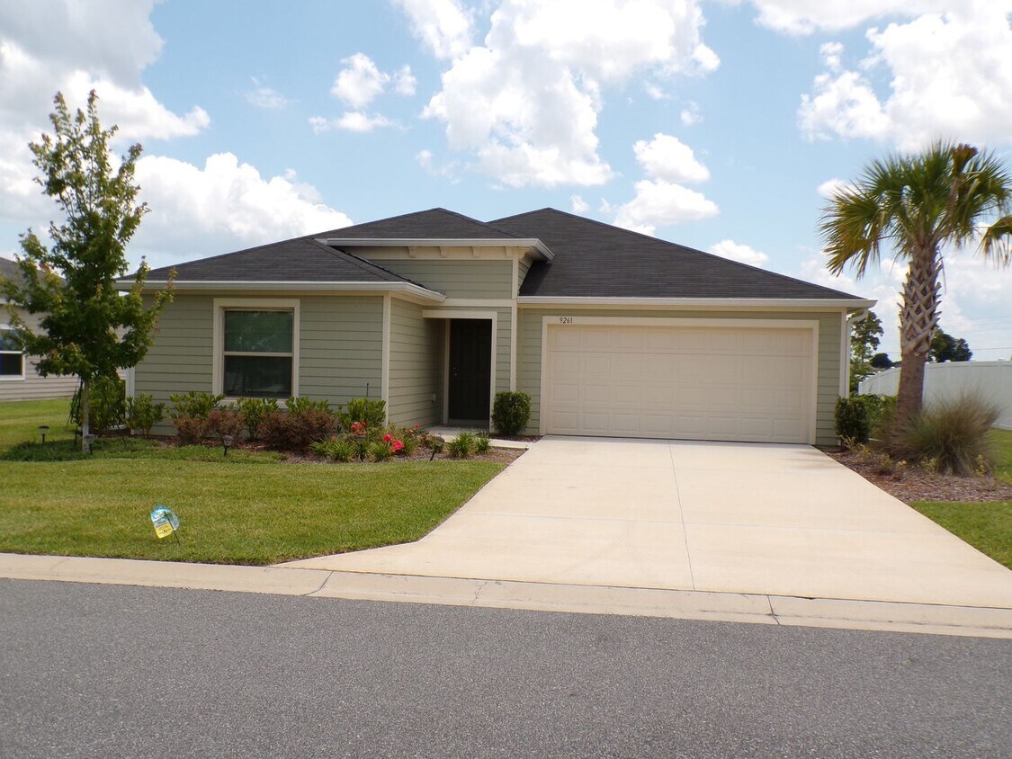 Primary Photo - 4 Bedroom Home