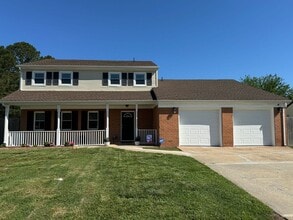 Building Photo - 3104 Guenevere Dr