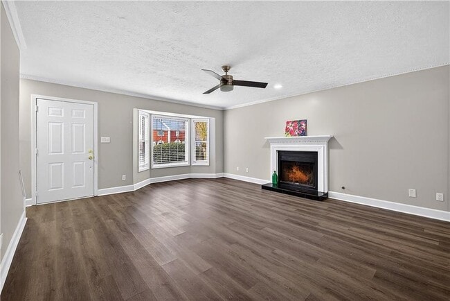 Building Photo - 679 Anderson Walk