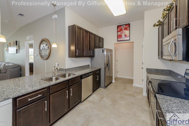 Building Photo - 817 Golden Lake Loop