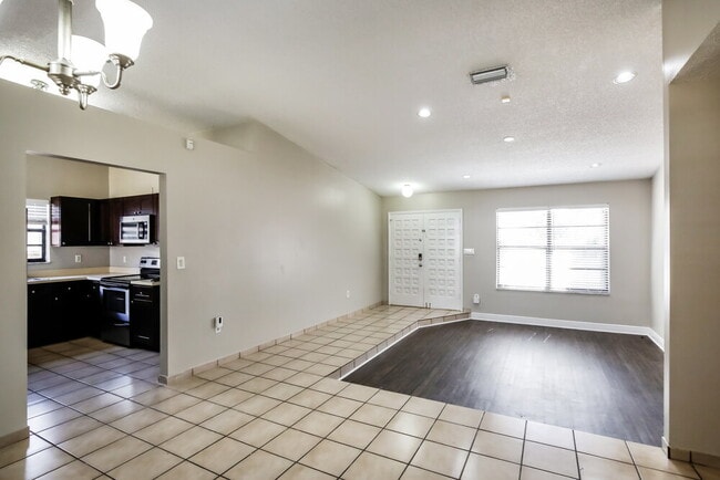 Building Photo - 10495 SW 68th St