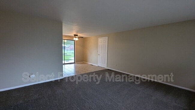 Building Photo - 1419 Aberdeen Ln