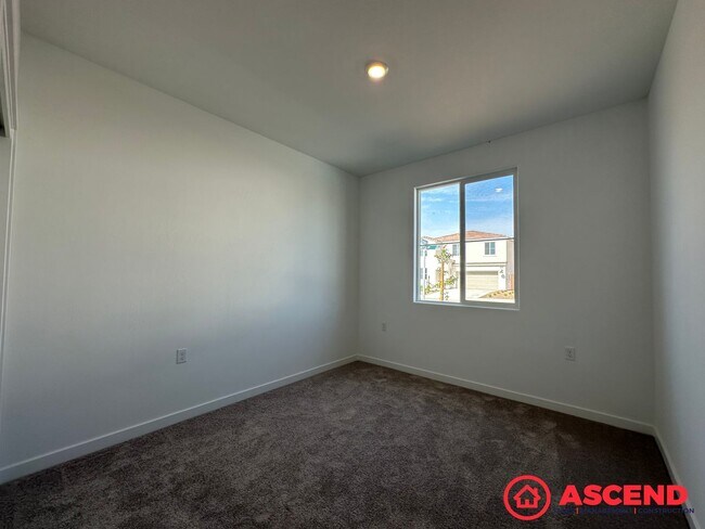 Foto del edificio - 4 Bedroom Home in Gossamer Grove!