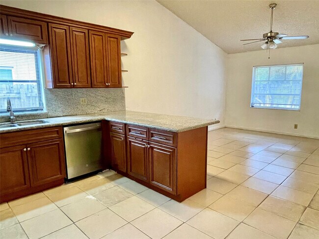 Foto del edificio - 9133 NW 48th St