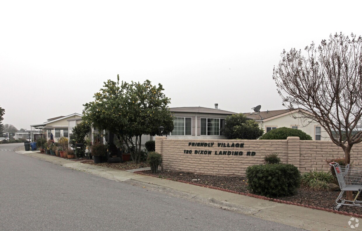 Foto del edificio - Friendly Village Home Park
