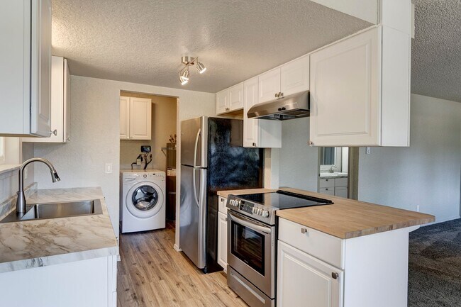 Foto del edificio - Recently Remodeled 2 bed 1 bath Home in Si...