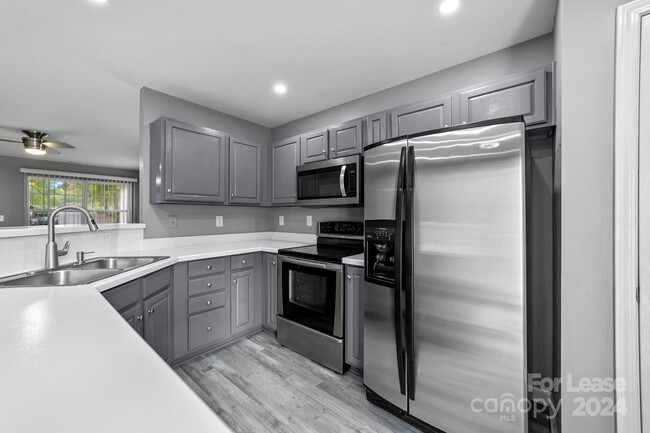 Foto del edificio - 17562 Caldwell Track Dr