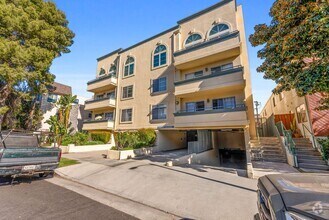 Building Photo - 4426 Ventura Canyon Ave