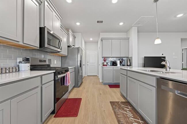 Building Photo - 6207 Trado Dr