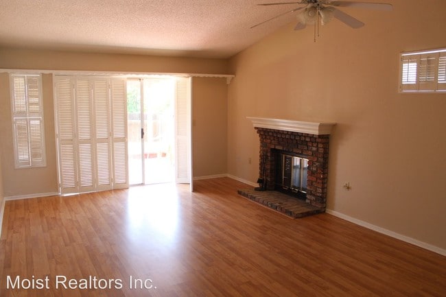 Building Photo - 3 br, 2 bath House - 1761 Date St
