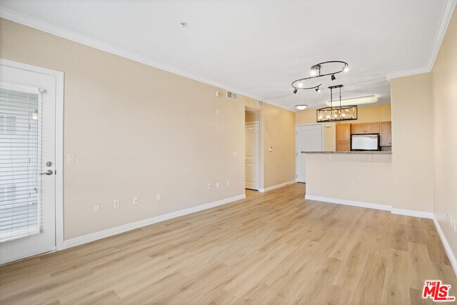 Building Photo - 100 S Alameda St