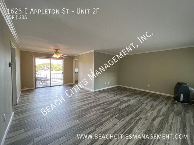 Building Photo - 1625 E Appleton St