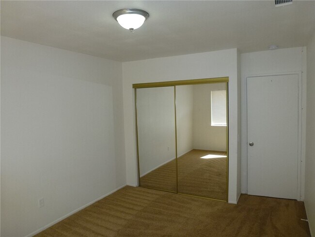 Building Photo - 6643 Wintertree Dr