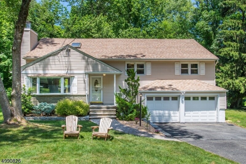 Primary Photo - 12 Brookfield Way
