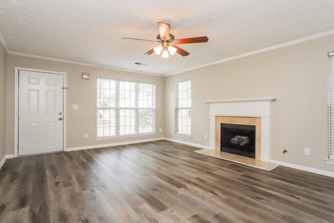 Building Photo - 2510 Lake Royale Dr