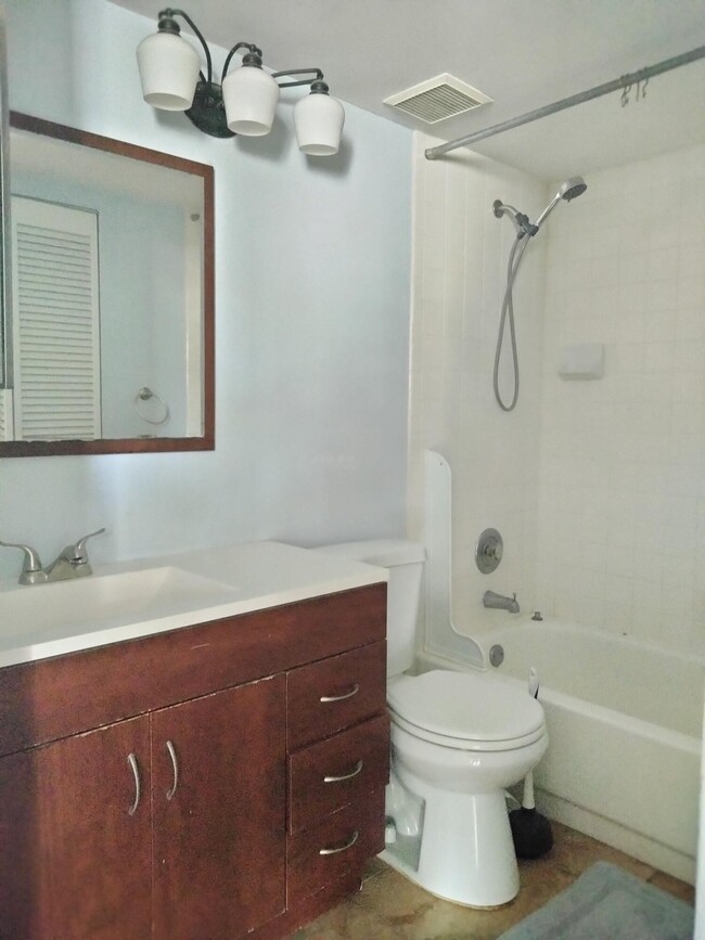 Foto del edificio - 14106 Glenmoor Dr