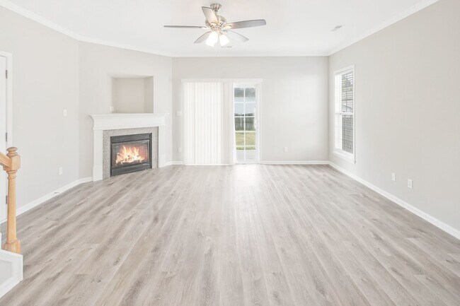 Foto del edificio - 3829 Thomas Ridge Dr