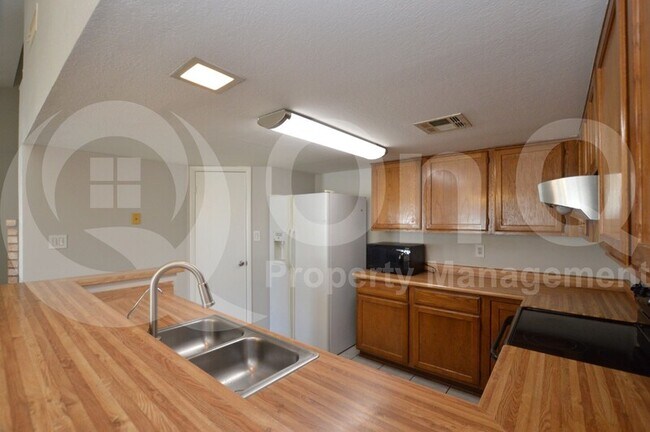 Foto del edificio - 3520 W Ivanhoe St