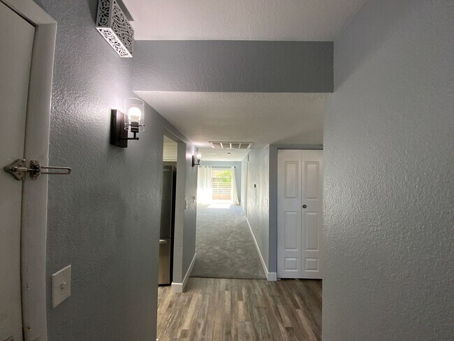 Foto del edificio - 2 Bed, 2 Bath, Condo with Pools, Fitness Center & Balcony located in Las Vegas, Nevada.