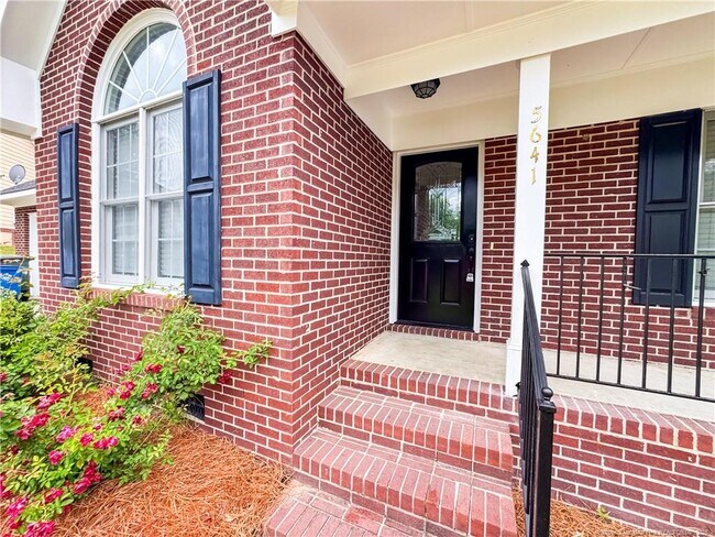 Foto del edificio - 5641 Middlefield Pl