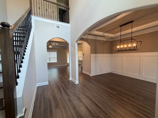 Building Photo - 3500 Hilltop Trl