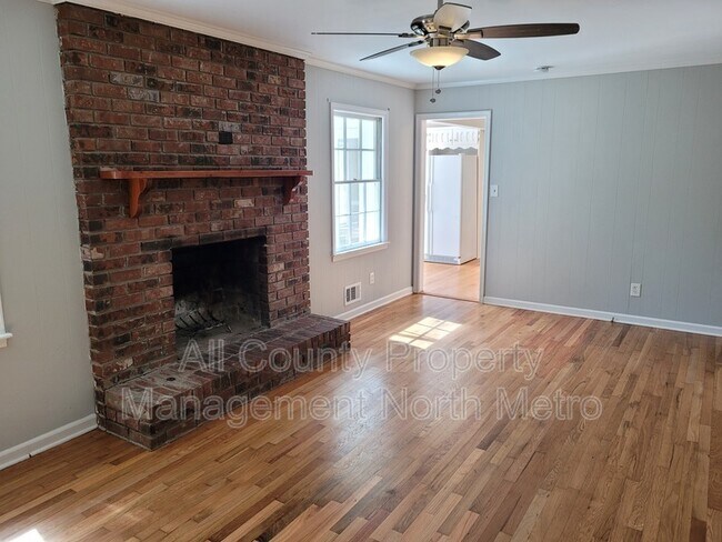 Building Photo - 777 Foxcroft Cir SE