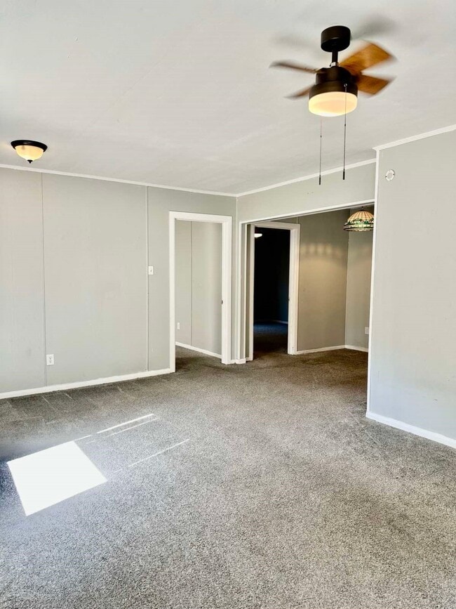 Building Photo - 1907 Avenue C