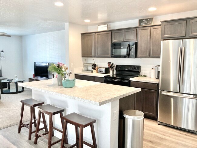Foto del edificio - 9971 W Campville St